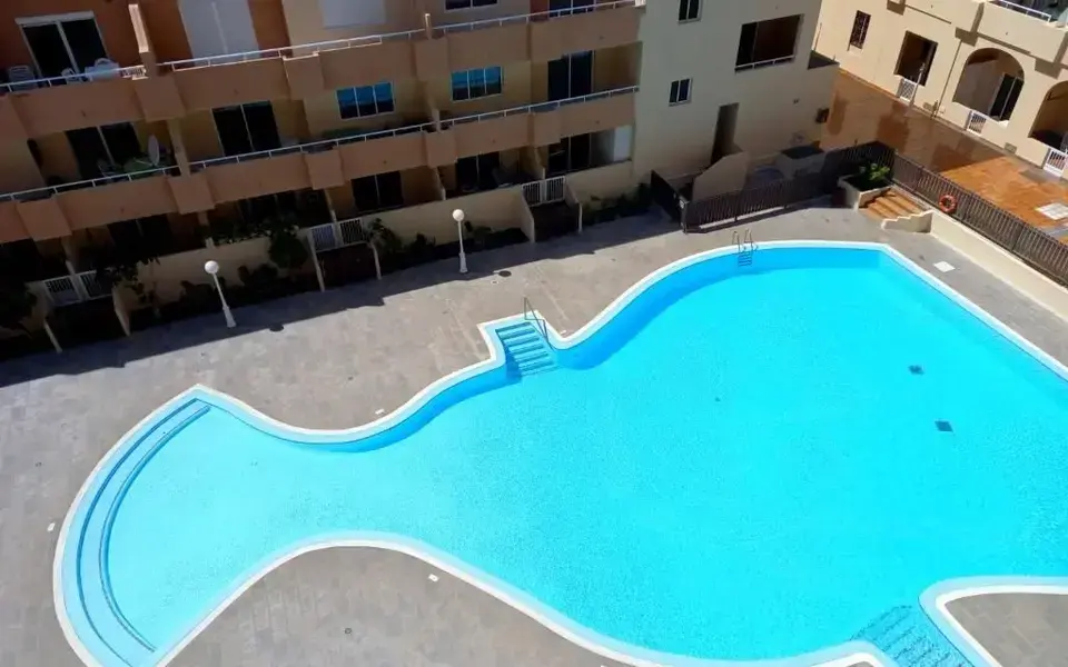 Apartamentos Marineda Médano, Playa Chica · piscina